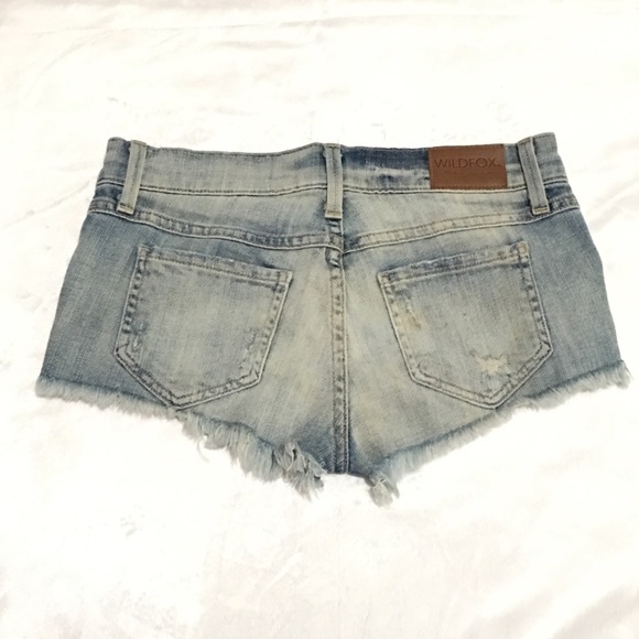 Wildfox Lara Pom Pom Distressed Shorts Size 24 - Picture 8 of 8